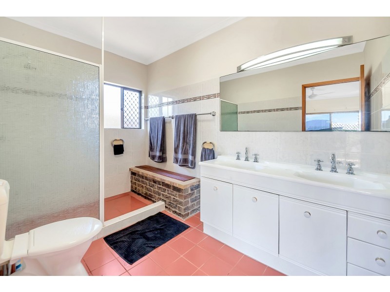 18 Rosemont Court, Mooroobool QLD 4870