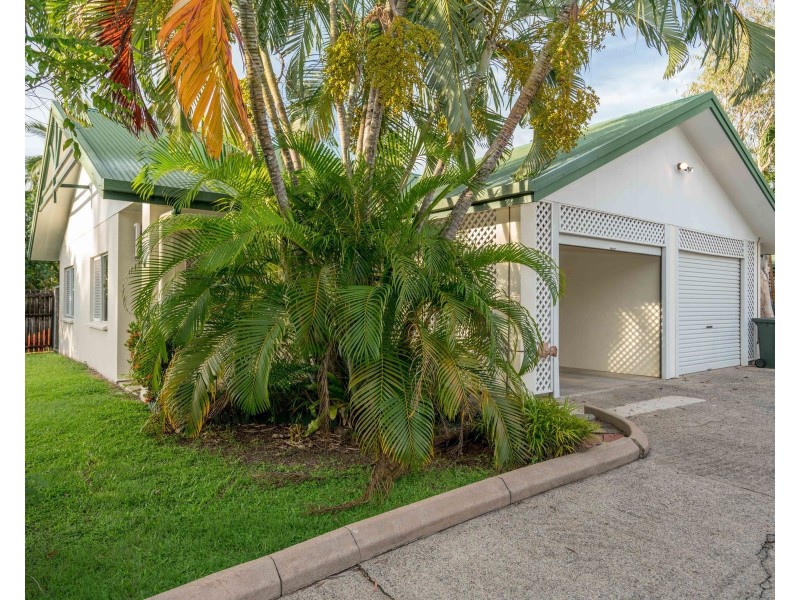 3/364 McCoombe Street, Mooroobool QLD 4870