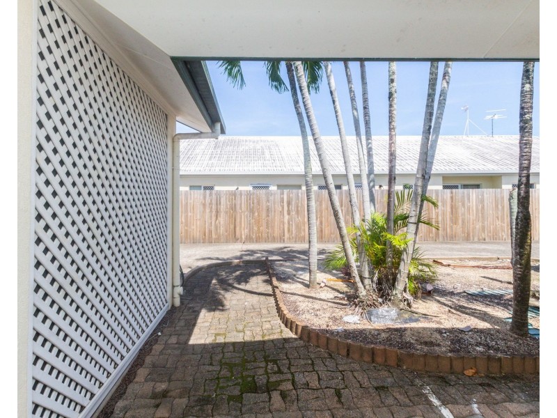 3/364 McCoombe Street, Mooroobool QLD 4870
