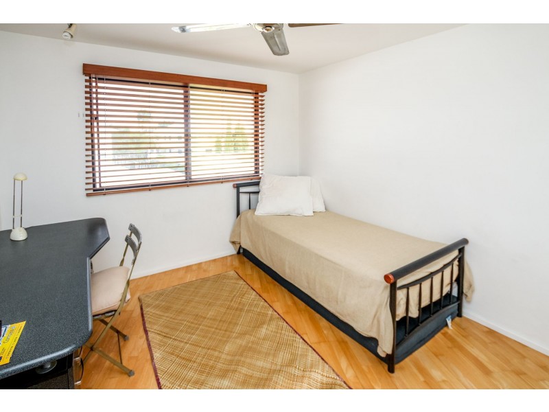 18/285 The Esplanade, Cairns North QLD 4870