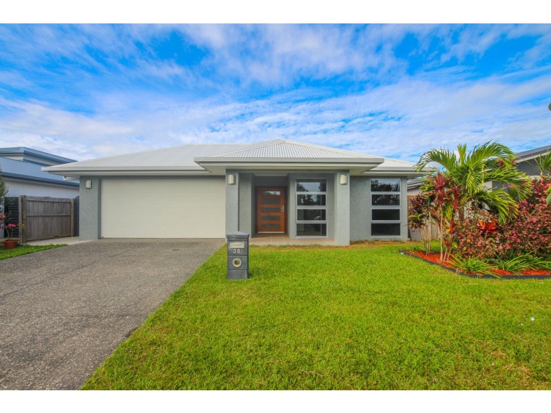 38 Thornborough Circuit, Smithfield QLD 4878