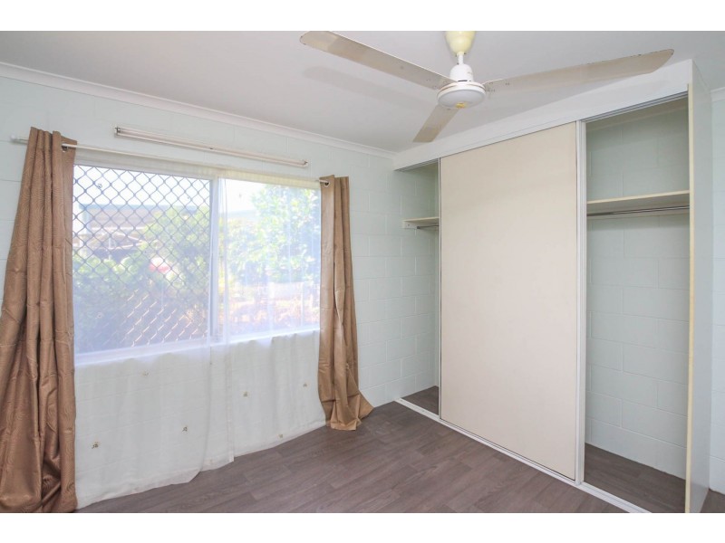 2/6 Milano Street, Woree QLD 4868