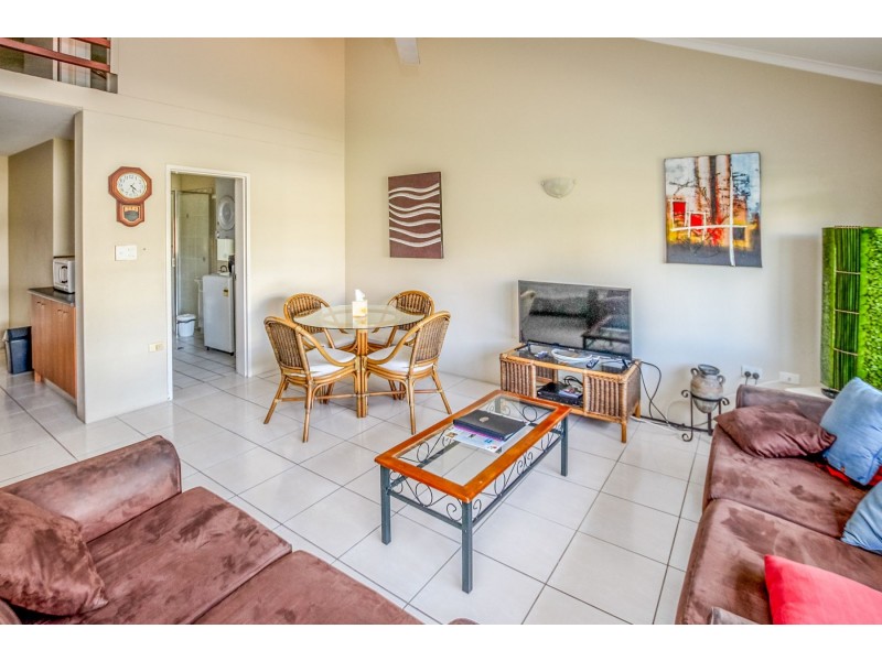13/239 Lake Street, Cairns North QLD 4870