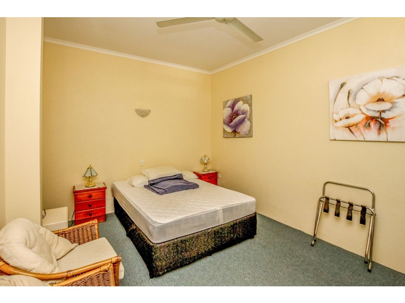 13/239 Lake Street, Cairns North QLD 4870
