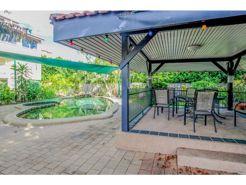 13/239 Lake Street, Cairns North QLD 4870