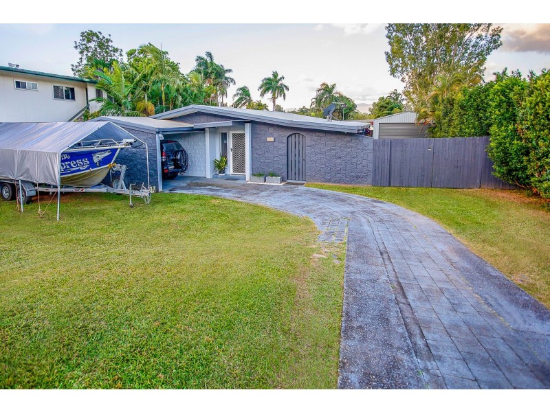 20 Holly Street, Mooroobool QLD 4870