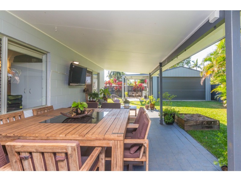 20 Holly Street, Mooroobool QLD 4870