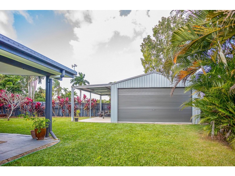 20 Holly Street, Mooroobool QLD 4870