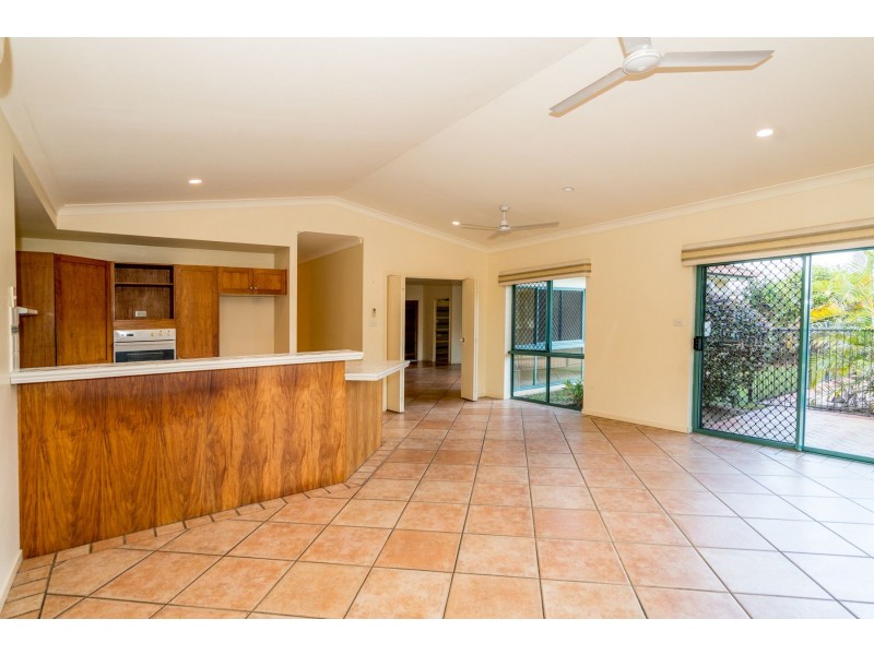 19 West Parkridge Drive, Brinsmead QLD 4870