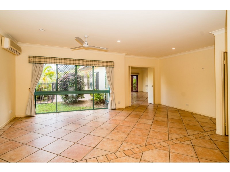 19 West Parkridge Drive, Brinsmead QLD 4870