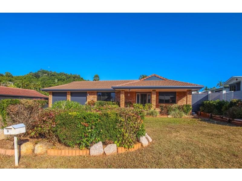 9 Finch Street, Bayview Heights QLD 4868