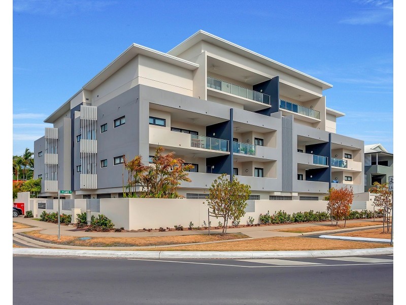 15/289-291 Lake Street, Cairns North QLD 4870