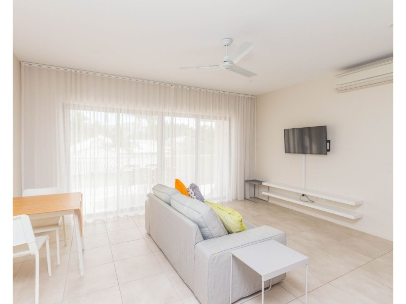 15/289-291 Lake Street, Cairns North QLD 4870