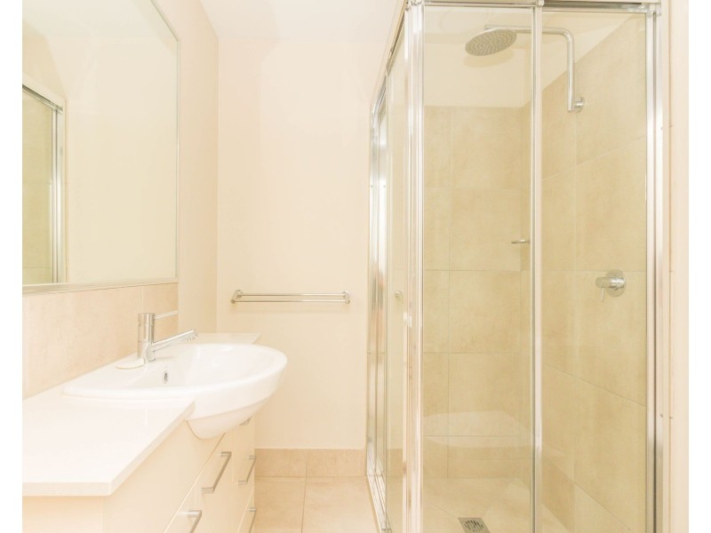 15/289-291 Lake Street, Cairns North QLD 4870