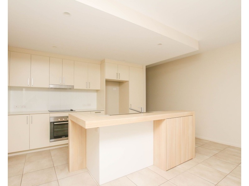 15/289-291 Lake Street, Cairns North QLD 4870