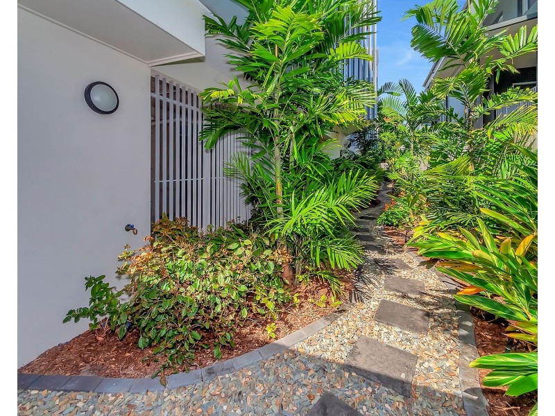 15/289-291 Lake Street, Cairns North QLD 4870