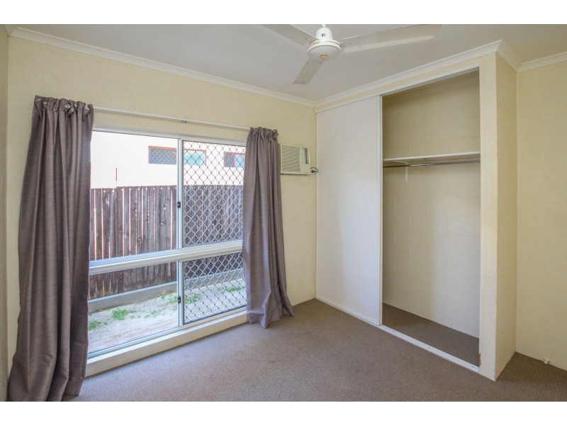 32 Silky Oak Court, Mooroobool QLD 4870