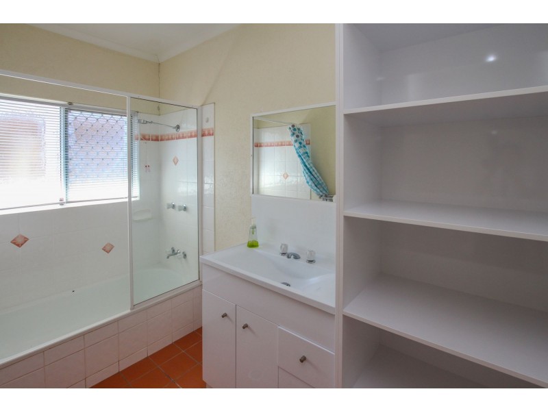 32 Silky Oak Court, Mooroobool QLD 4870