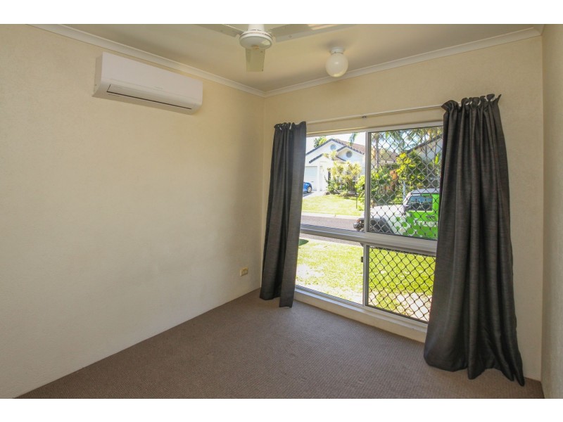 32 Silky Oak Court, Mooroobool QLD 4870
