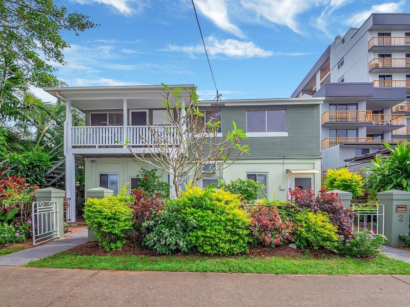 4/2 McKenzie Street, Cairns North QLD 4870