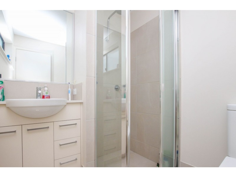 13/289-291 Lake Street, Cairns North QLD 4870
