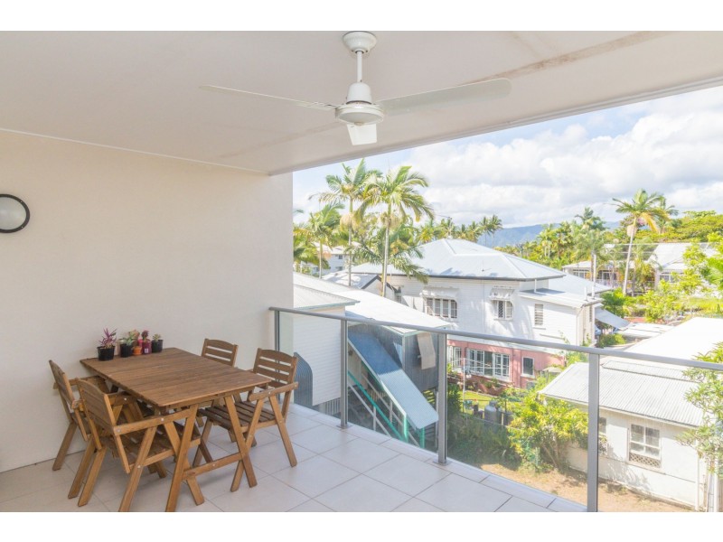 13/289-291 Lake Street, Cairns North QLD 4870