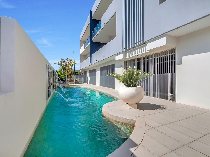 13/289-291 Lake Street, Cairns North QLD 4870