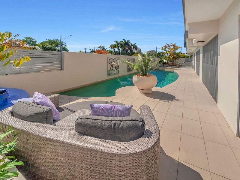 10/289-291 Lake Street, Cairns North QLD 4870