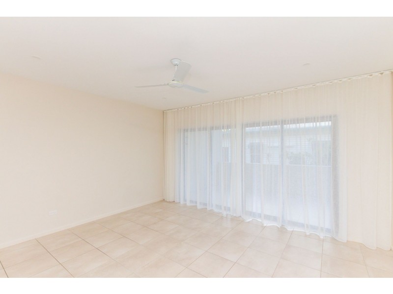 10/289-291 Lake Street, Cairns North QLD 4870