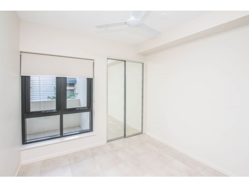 10/289-291 Lake Street, Cairns North QLD 4870