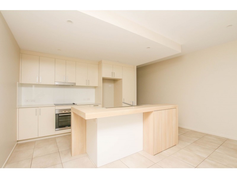 10/289-291 Lake Street, Cairns North QLD 4870