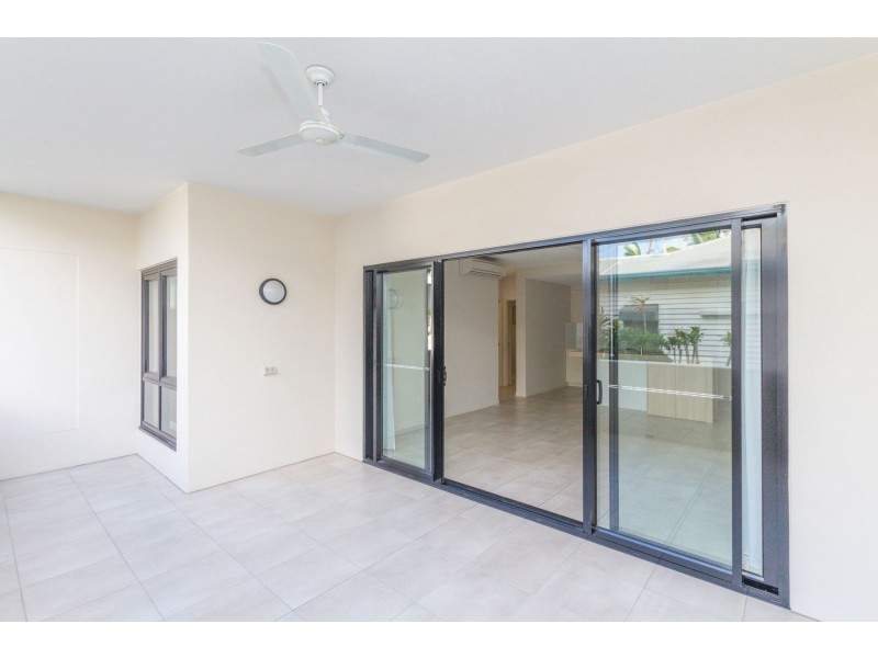 10/289-291 Lake Street, Cairns North QLD 4870