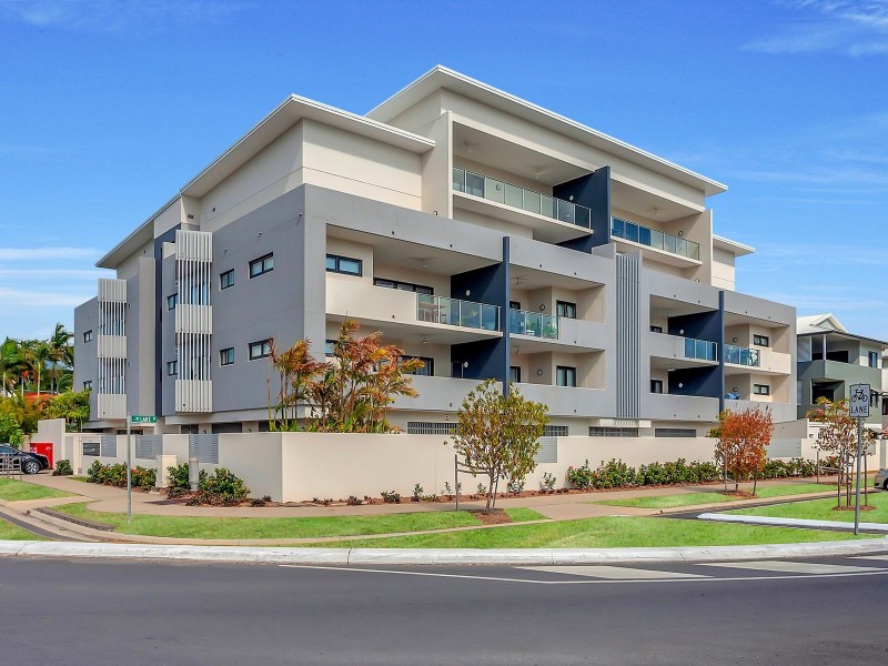1/289-291 Lake Street, Cairns North QLD 4870