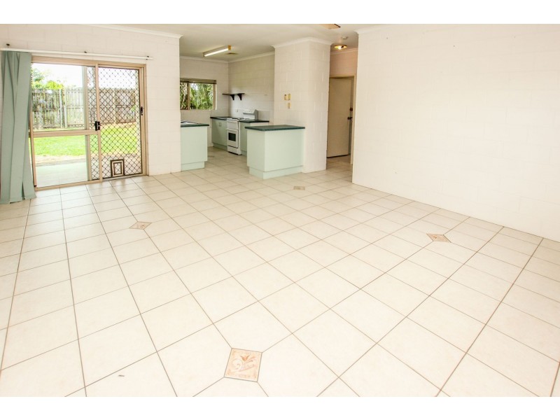 2/9 Atlantic Close, White Rock QLD 4868