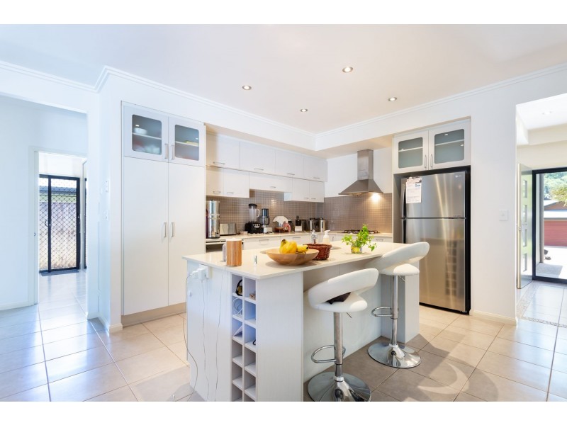 13 John Malcolm Street, Redlynch QLD 4870