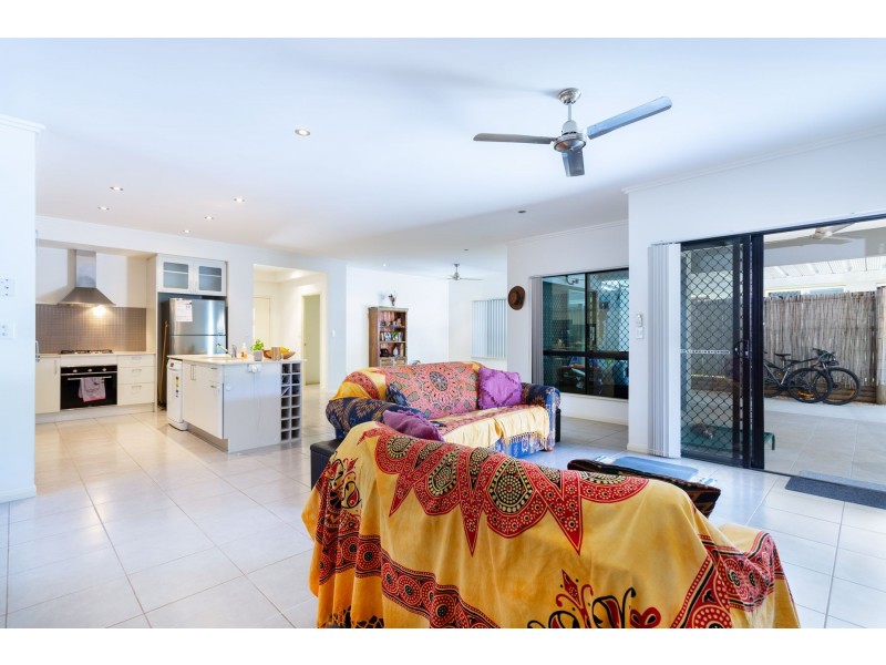 13 John Malcolm Street, Redlynch QLD 4870