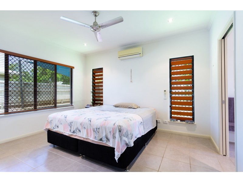 13 John Malcolm Street, Redlynch QLD 4870