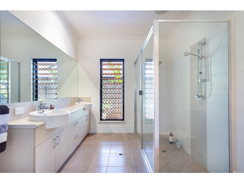 13 John Malcolm Street, Redlynch QLD 4870