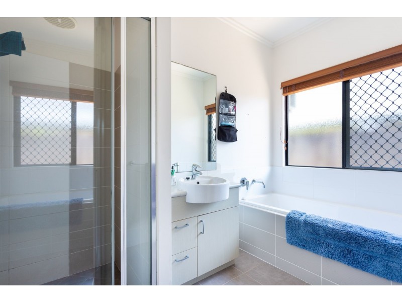 13 John Malcolm Street, Redlynch QLD 4870