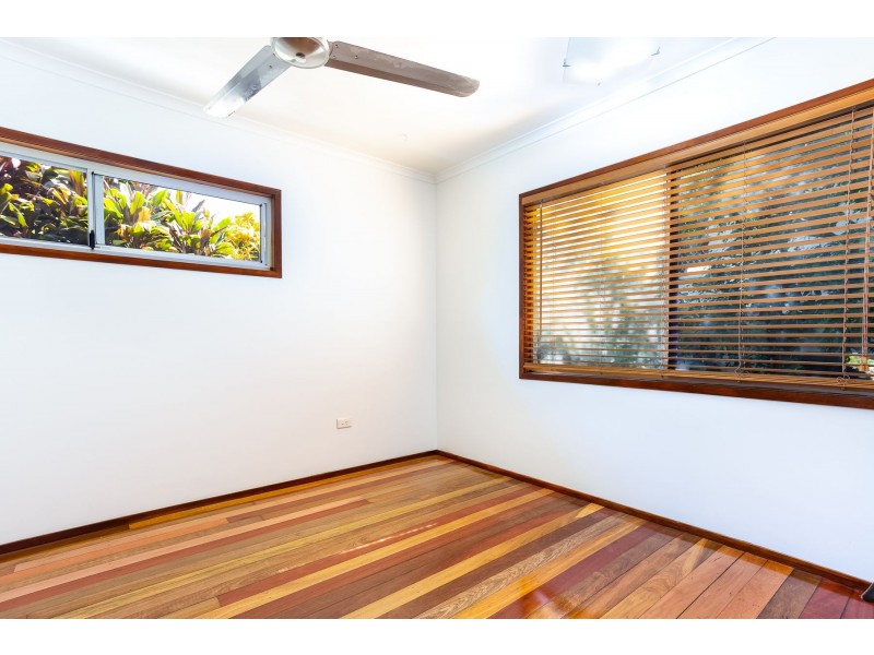 19 Lowanna Close, White Rock QLD 4868