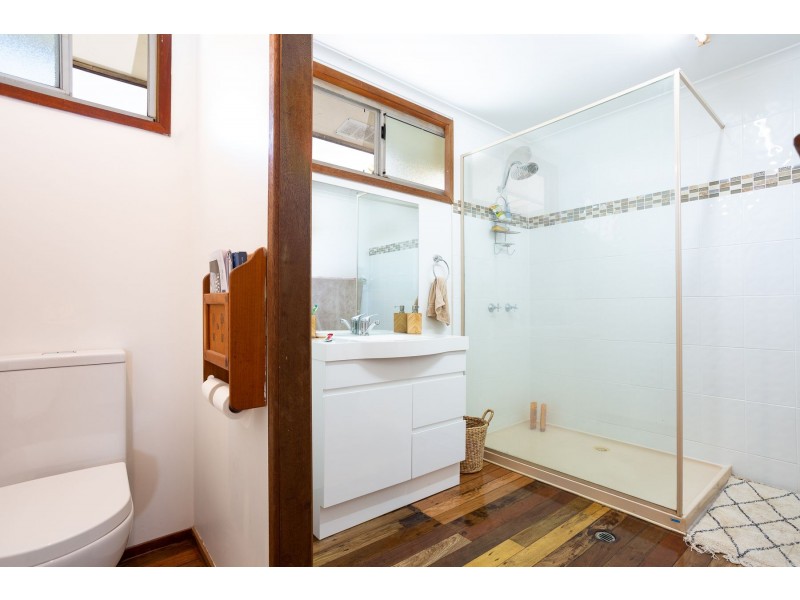 19 Lowanna Close, White Rock QLD 4868