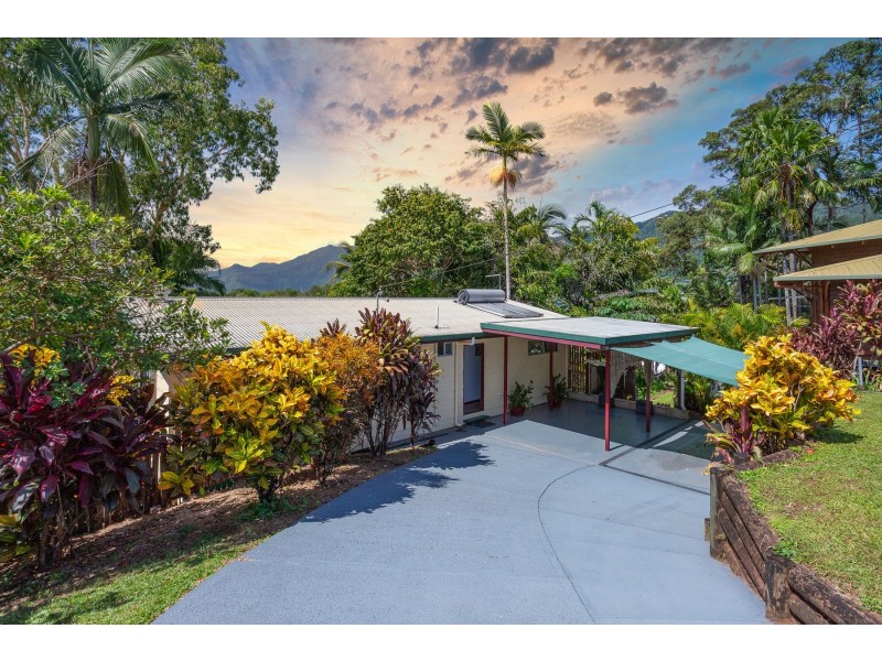 19 Lowanna Close, White Rock QLD 4868