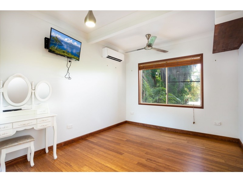 19 Lowanna Close, White Rock QLD 4868