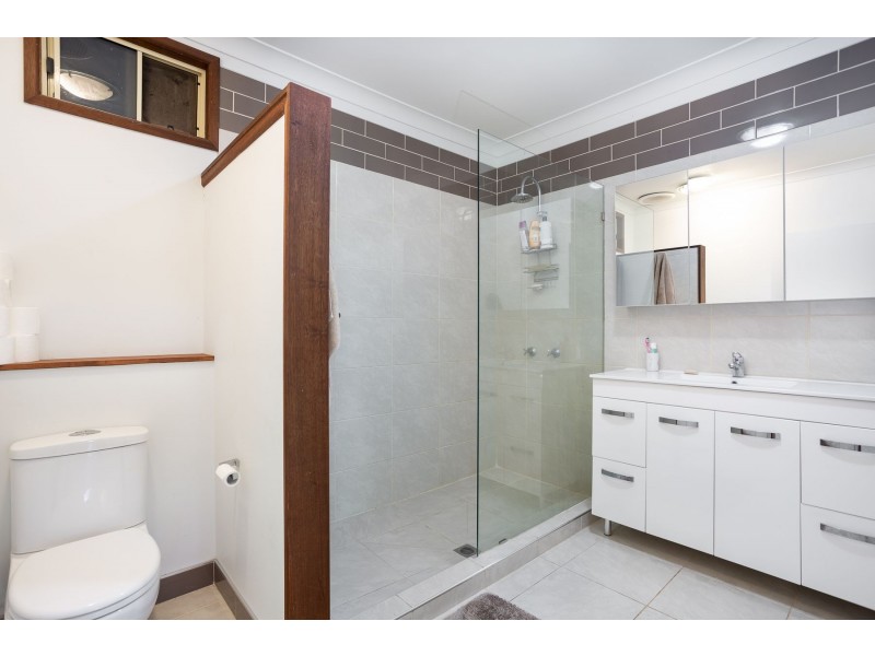 19 Lowanna Close, White Rock QLD 4868