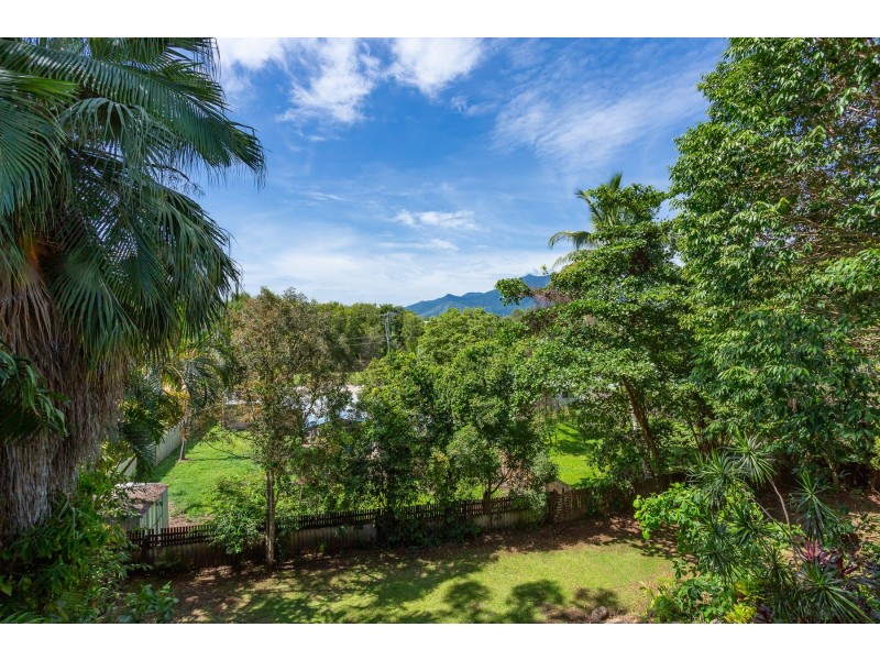 19 Lowanna Close, White Rock QLD 4868