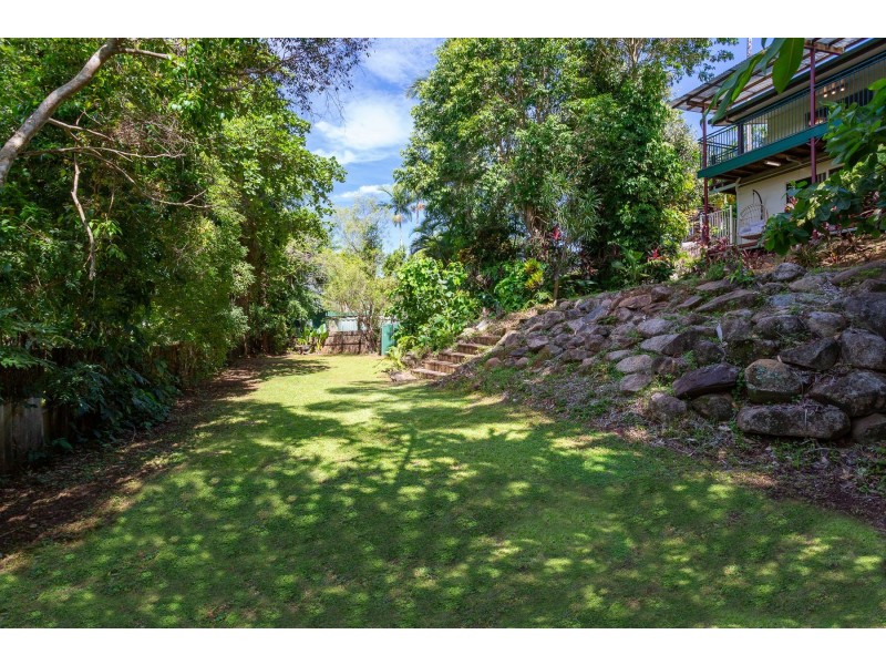19 Lowanna Close, White Rock QLD 4868