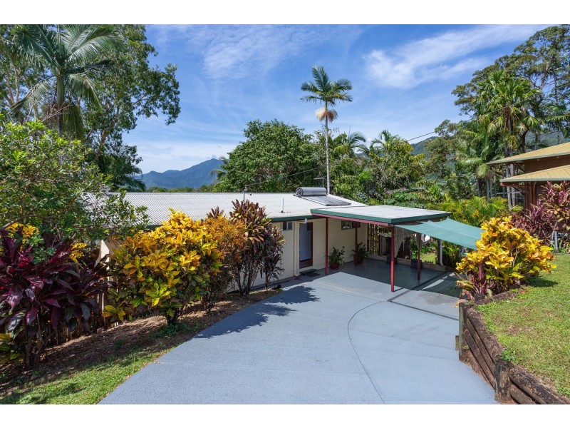 19 Lowanna Close, White Rock QLD 4868