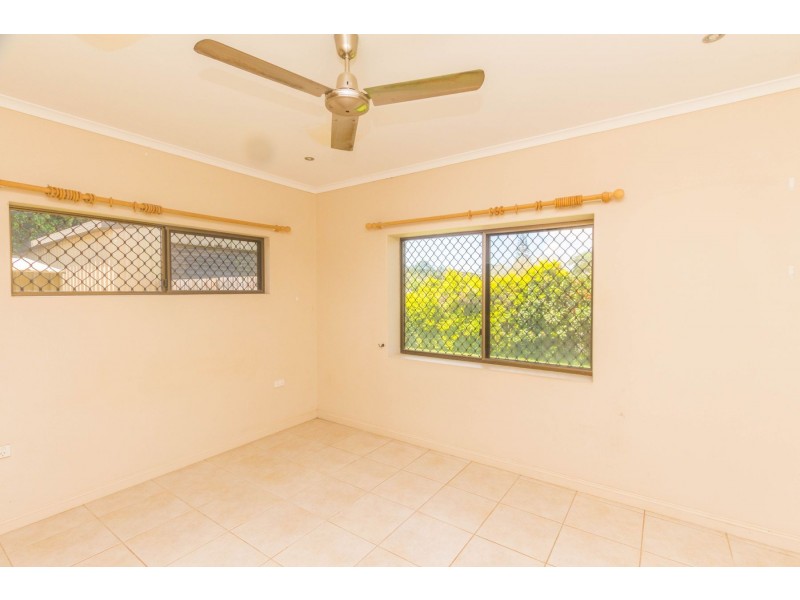 19 Holly Street, Mooroobool QLD 4870