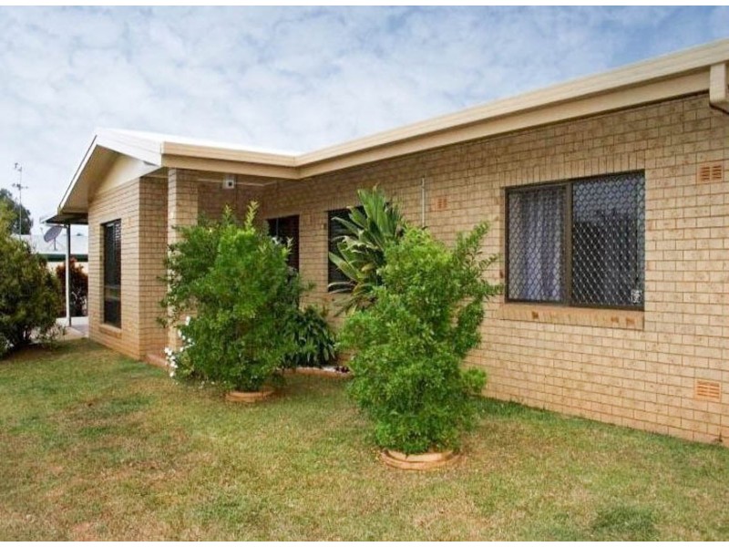 19 Holly Street, Mooroobool QLD 4870