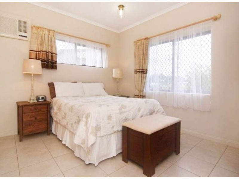 19 Holly Street, Mooroobool QLD 4870